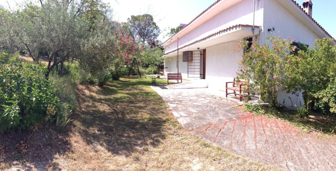 Secluded 1.8 Acre Garden Villa, For Exclusive Use With Stunning Views. Kalandra Екстериор снимка